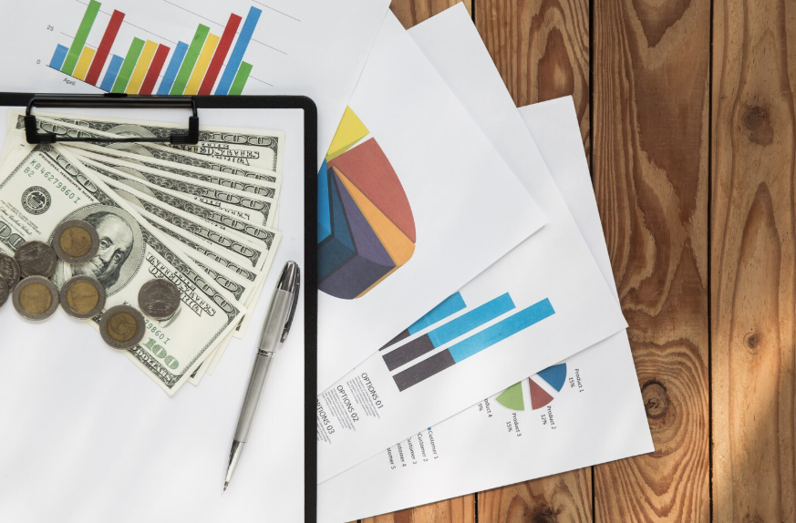 Cash and portfolio charts illustrating income-producing assets and beginner investment planning